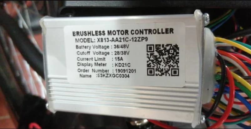 Kefe nélküli motorvezérlő X813-AA21C-12ZP9, 36/48 V 15 A
