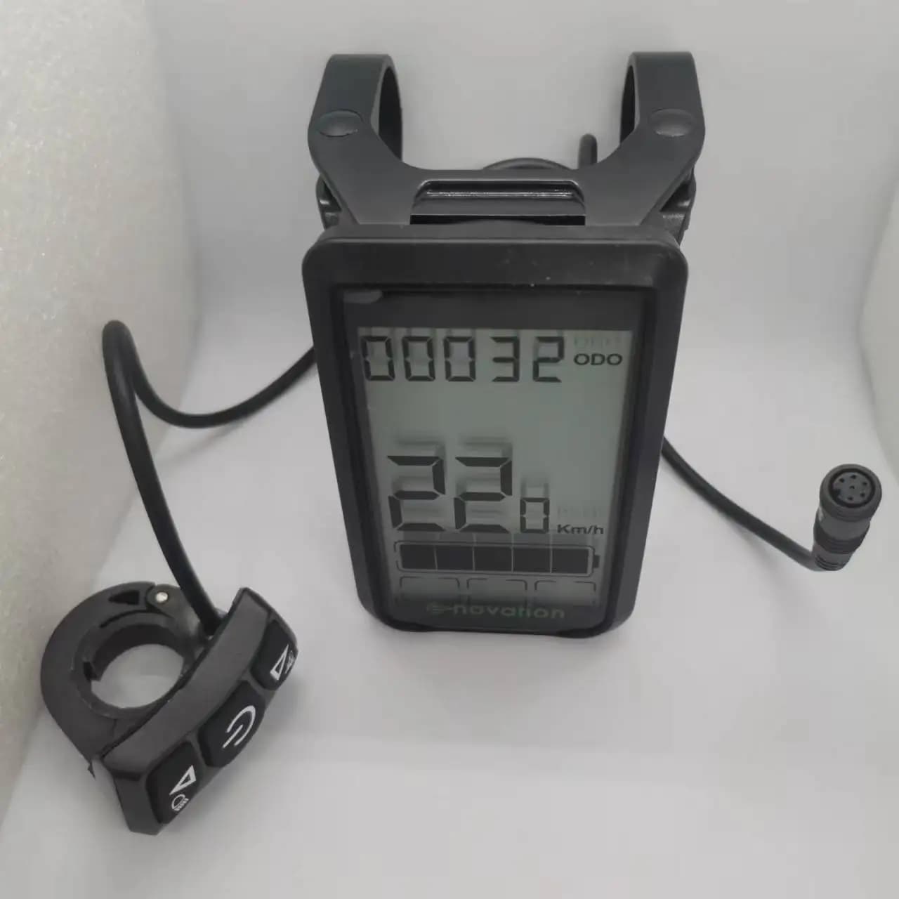 E-novation DP26 TFT kijelző USB-vel, 48 V, 6 tűs (2. kivitel) – DP26 6PINS 48V