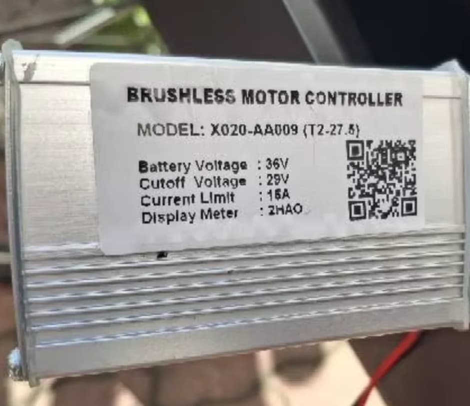 Kefe nélküli motorvezérlő X020-AA009 (T2-27.8), 36 V 15 A